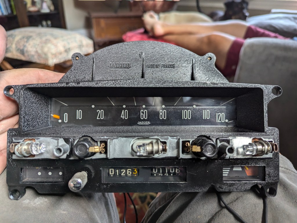 Revive Your Citroen ID19F Dash: Cleaning Tips and&nbsp;Tricks